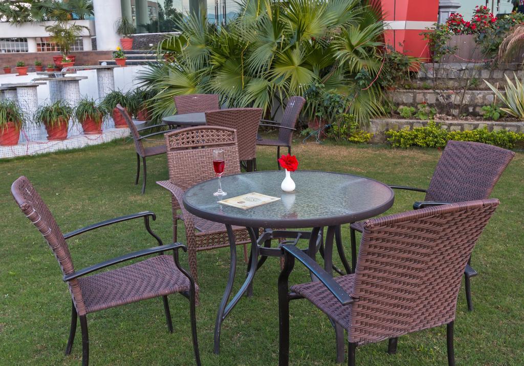 The Solitaire Dehradun Exterior foto
